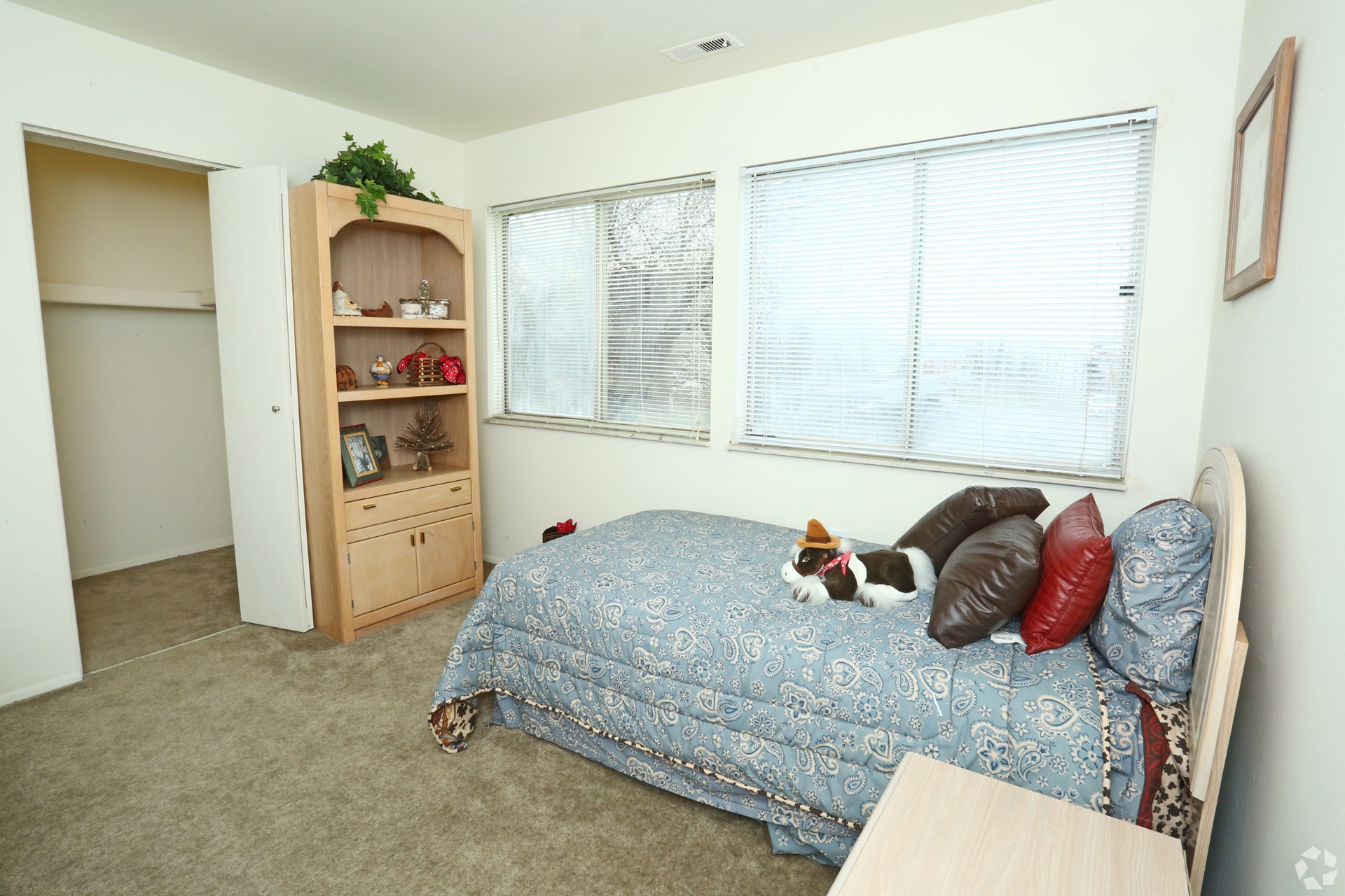 Clovertree Apartments master bedroom in Flint Michigan